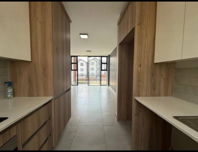 2 BEDROOM APARTMENT FOR SALE IN SILVER LAKES